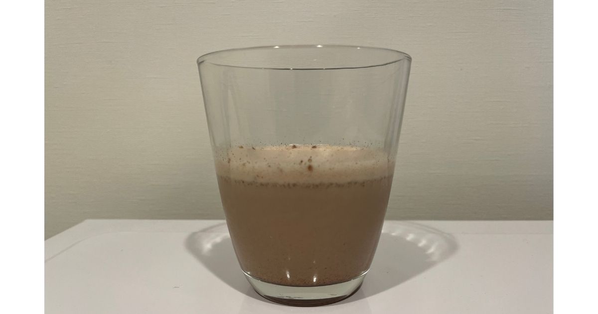 ナチュラルチョコレート味を牛乳で作った画像